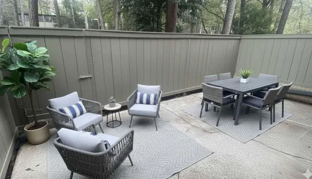 $250,000 | 2 Chaumont Square Northwest, Atlanta, GA 30327