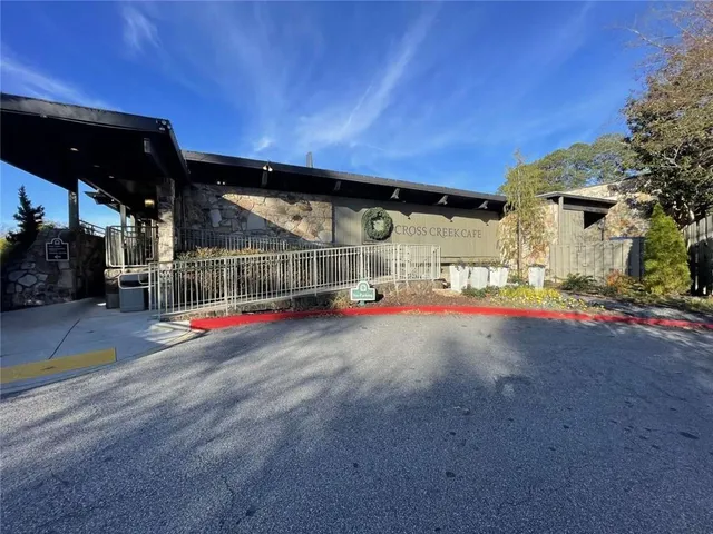 $250,000 | 2 Chaumont Square Northwest, Atlanta, GA 30327