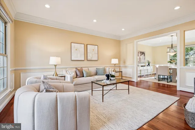 $1,425,000 | 10606 Maplecrest Lane, Potomac, MD 20854