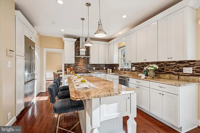 $1,425,000 | 10606 Maplecrest Lane, Potomac, MD 20854