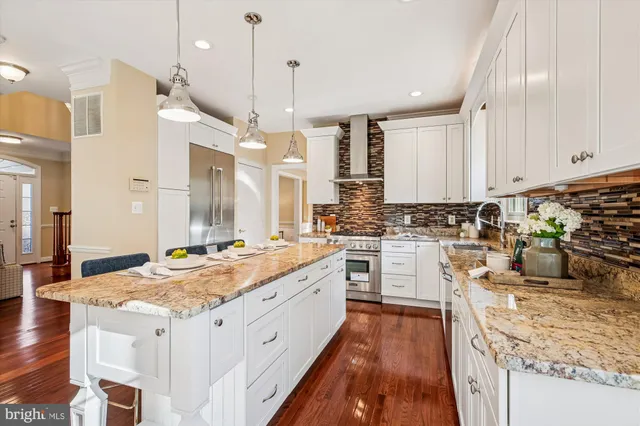 $1,425,000 | 10606 Maplecrest Lane, Potomac, MD 20854