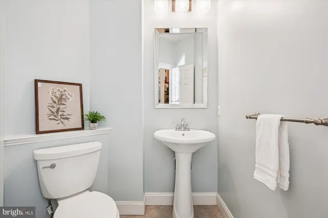 $1,425,000 | 10606 Maplecrest Lane, Potomac, MD 20854