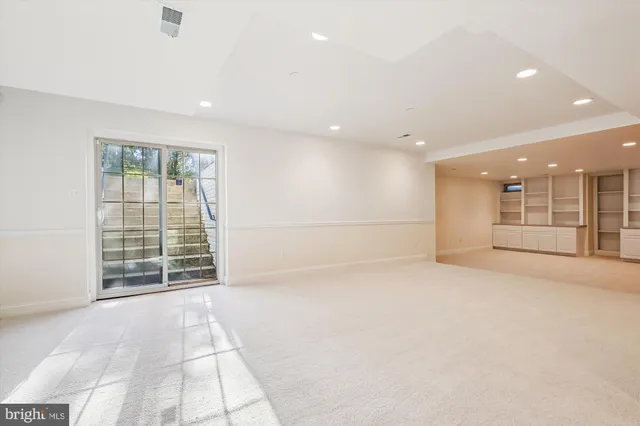 $1,425,000 | 10606 Maplecrest Lane, Potomac, MD 20854