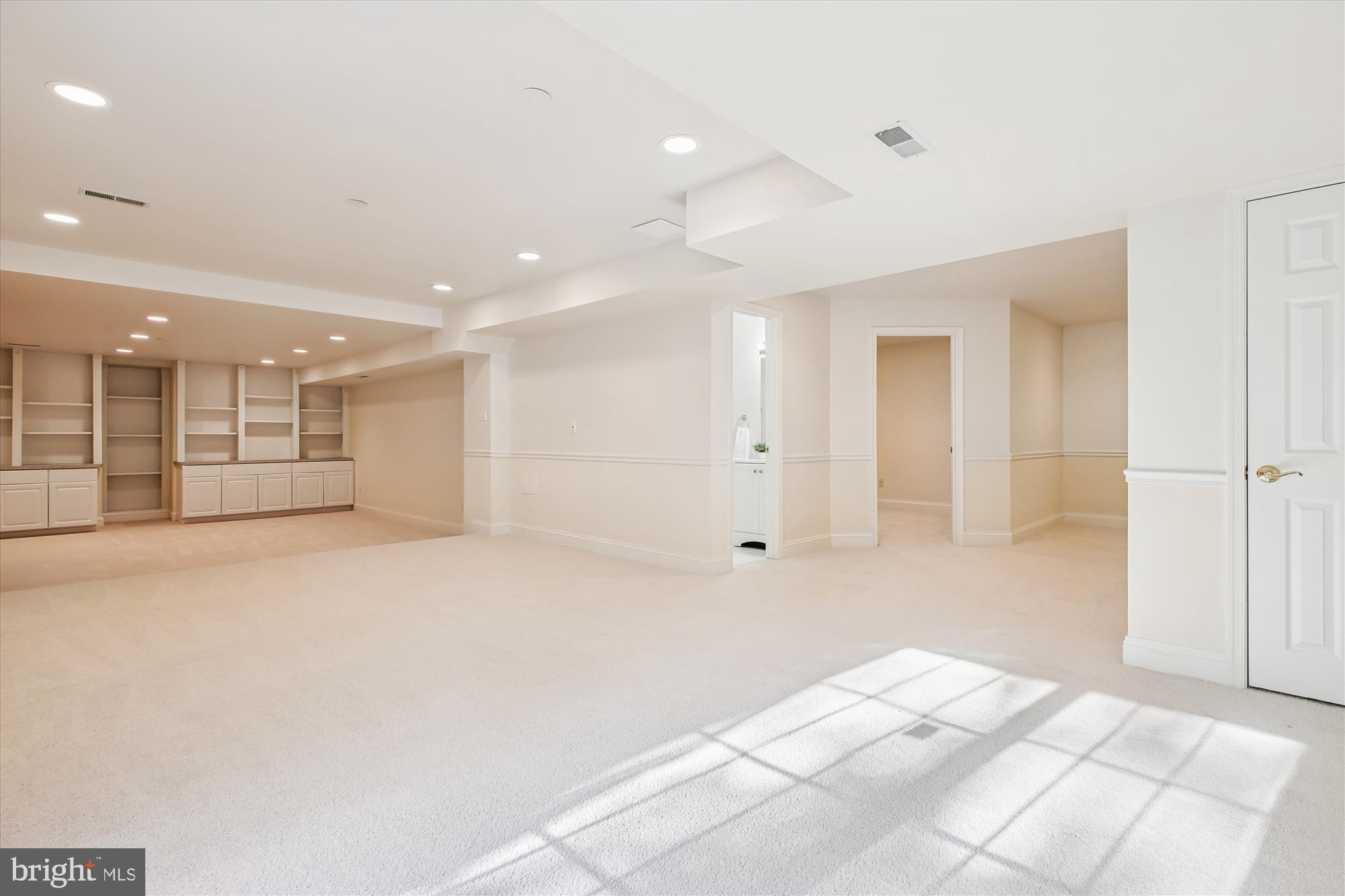 10606 Maplecrest Lane Potomac, MD 20854 - Photo 35 of 47 a view of an empty room