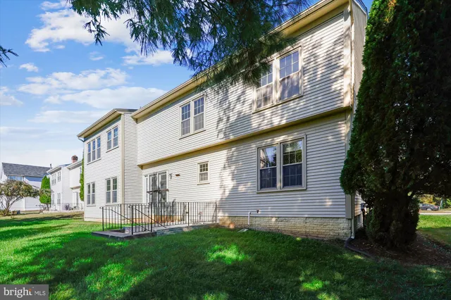 $1,425,000 | 10606 Maplecrest Lane, Potomac, MD 20854