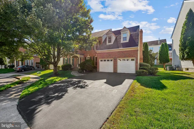 $1,425,000 | 10606 Maplecrest Lane, Potomac, MD 20854