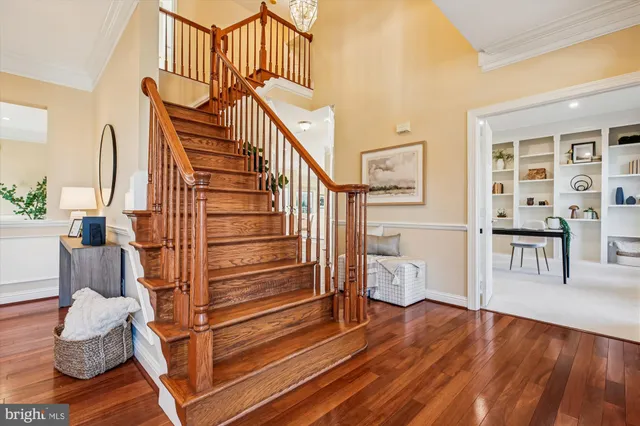 a view of house with a yard