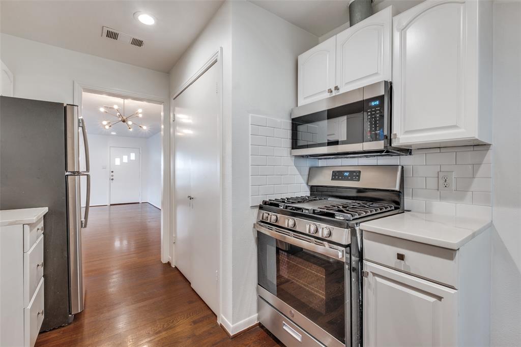 6323 Ravendale Lane Dallas, TX 75214 - Photo 7 of 12