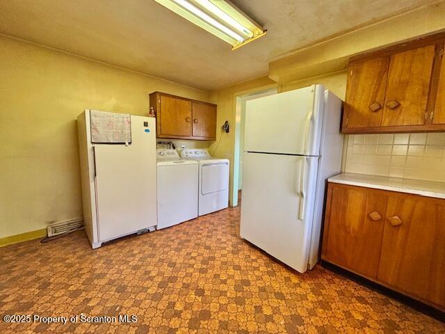 1004 Sleepy Hollow Road Clarks Summit, PA 18411 - Photo 4 of 24 a utility room with dryer and washer