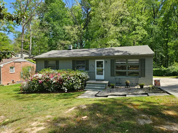 $400,000 | 202 Crest Road, Cary, NC 27513