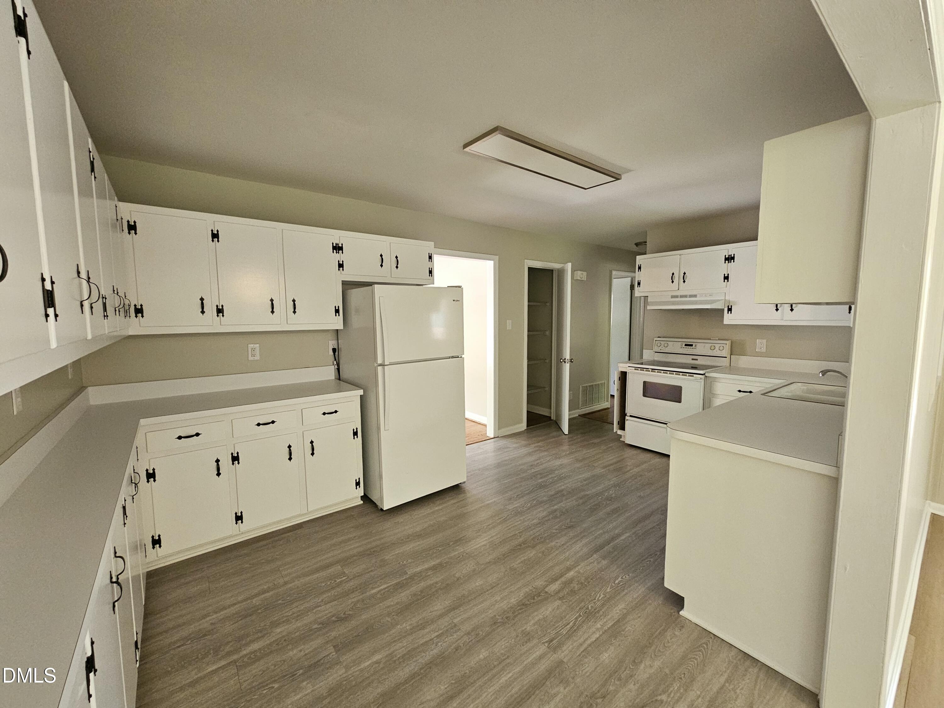 202 Crest Road Cary, NC 27513 - Photo 17 of 31 20260410_133126