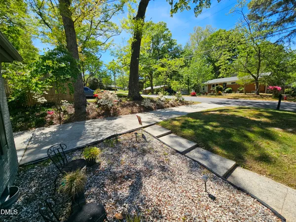 $400,000 | 202 Crest Road, Cary, NC 27513