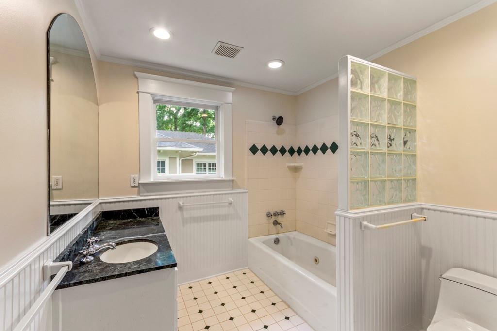 327 Adams Street Decatur, GA 30030 - Photo 23 of 34