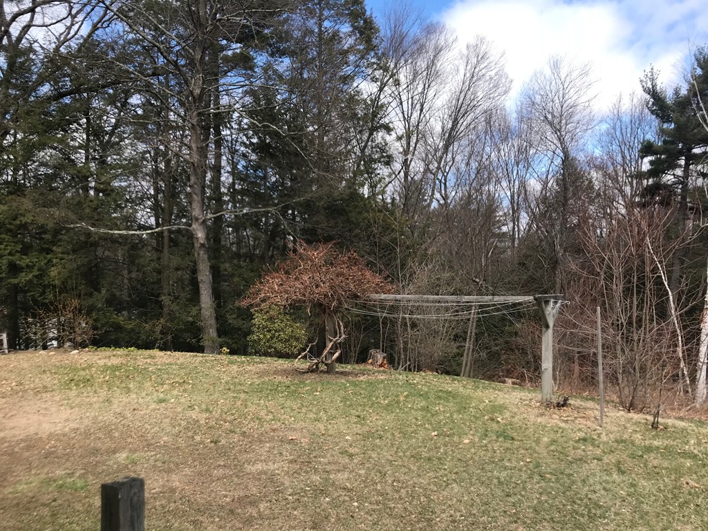 121 Wyben Road Westfield, MA 01085 - Photo 3 of 4