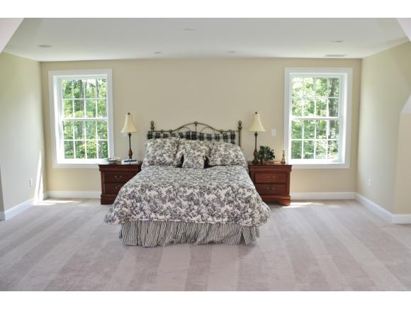 54 Sherburne Road Pelham, NH 03076 - Photo 11 of 13 Gallery Image 11