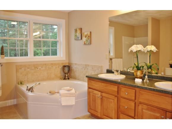 54 Sherburne Road Pelham, NH 03076 - Photo 12 of 13 Gallery Image 12