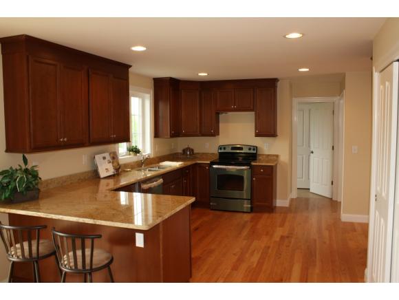 54 Sherburne Road Pelham, NH 03076 - Photo 5 of 13 Gallery Image 5