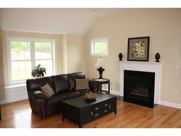 54 Sherburne Road Pelham, NH 03076 - Photo 7 of 13 Gallery Image 7