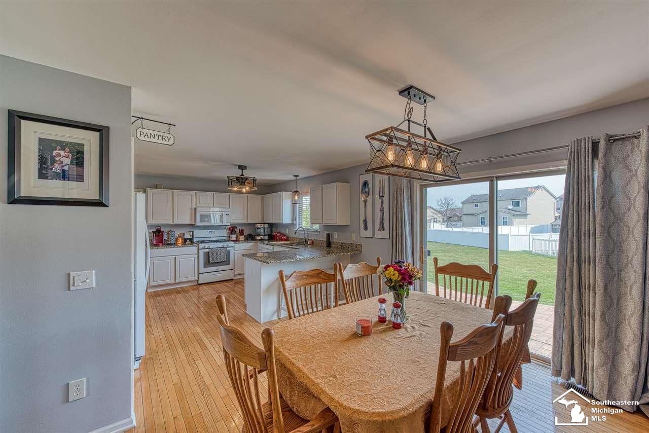 218 Dundee Ridge Drive Dundee, MI 48131 - Photo 8 of 29 50071309-7.JPG