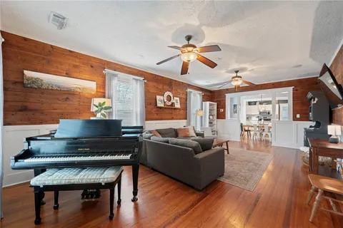 $300,000 | 1004 East 27th Street, Bryan, TX 77803