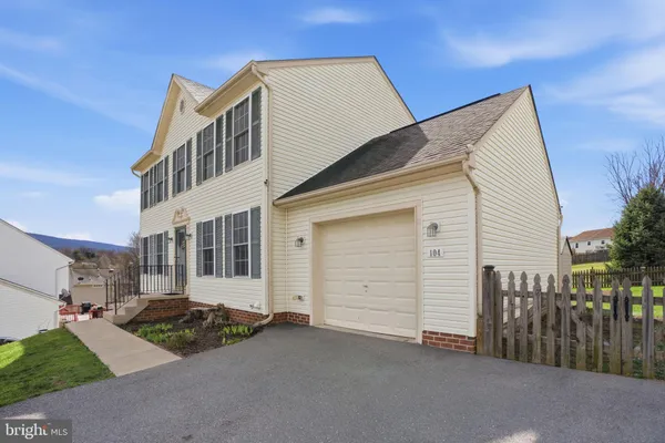 $425,000 | 104 Drew Circle, Smithsburg, MD 21783