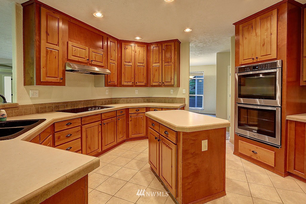 1404 Eagle Ridge Road Oak Harbor, WA 98277 - Photo 2 of 19 Gallery Image 2