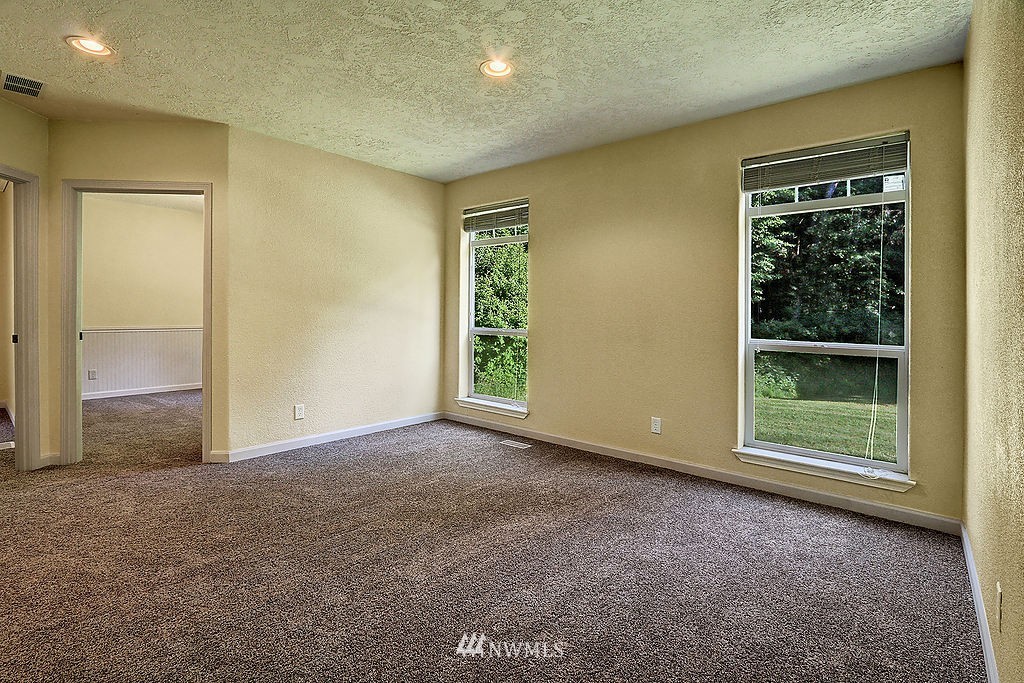 1404 Eagle Ridge Road Oak Harbor, WA 98277 - Photo 13 of 19 Gallery Image 13