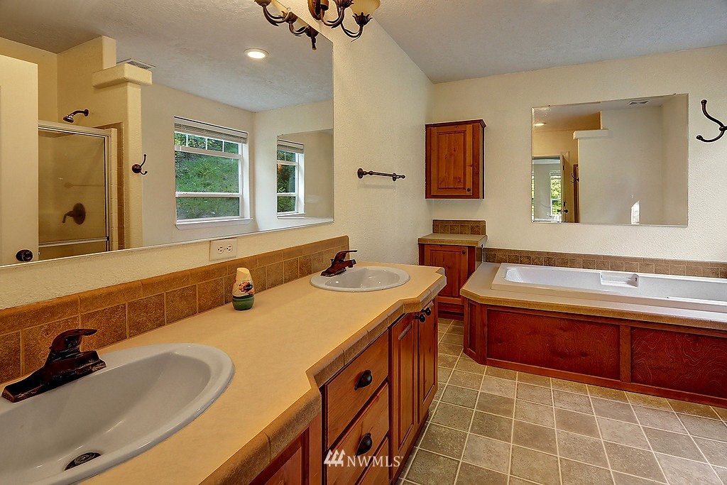 1404 Eagle Ridge Road Oak Harbor, WA 98277 - Photo 9 of 19 Gallery Image 9