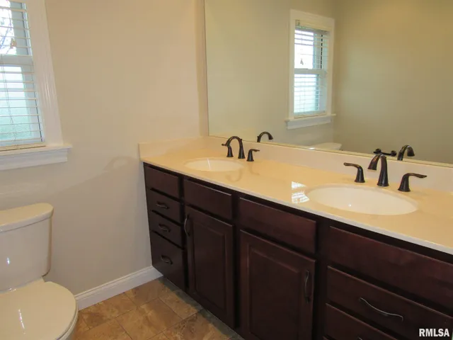 $2,500 | 233 Manor Drive, Riverdale, IA 52722