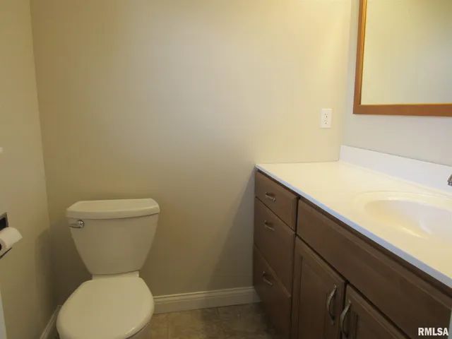 $2,500 | 233 Manor Drive, Riverdale, IA 52722