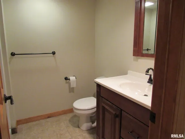 $2,500 | 233 Manor Drive, Riverdale, IA 52722