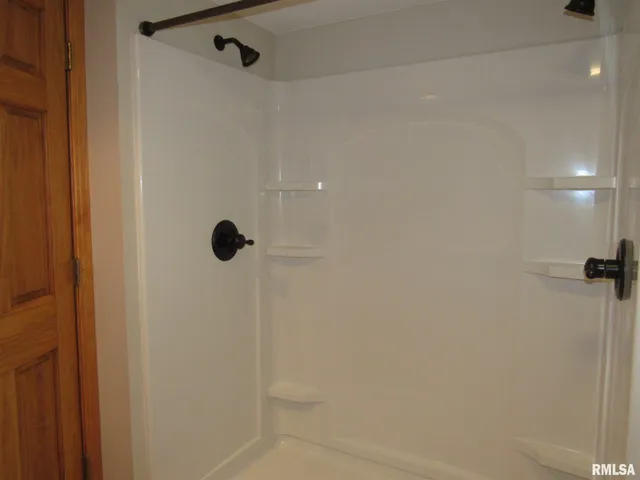 $2,500 | 233 Manor Drive, Riverdale, IA 52722