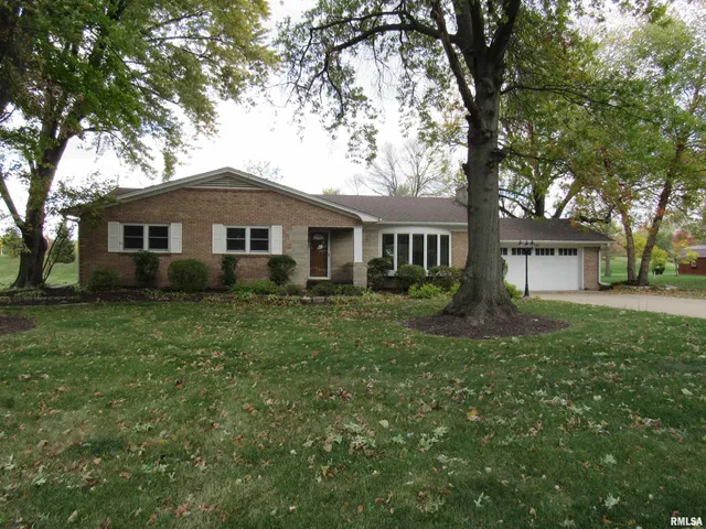$2,500 | 233 Manor Drive, Riverdale, IA 52722