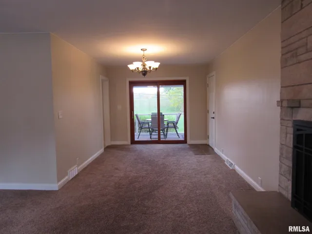 $2,500 | 233 Manor Drive, Riverdale, IA 52722