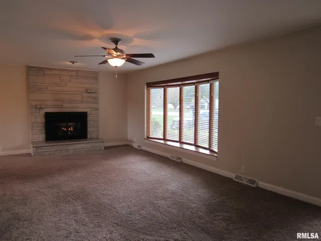 $2,500 | 233 Manor Drive, Riverdale, IA 52722