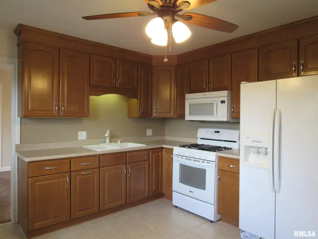 $2,500 | 233 Manor Drive, Riverdale, IA 52722