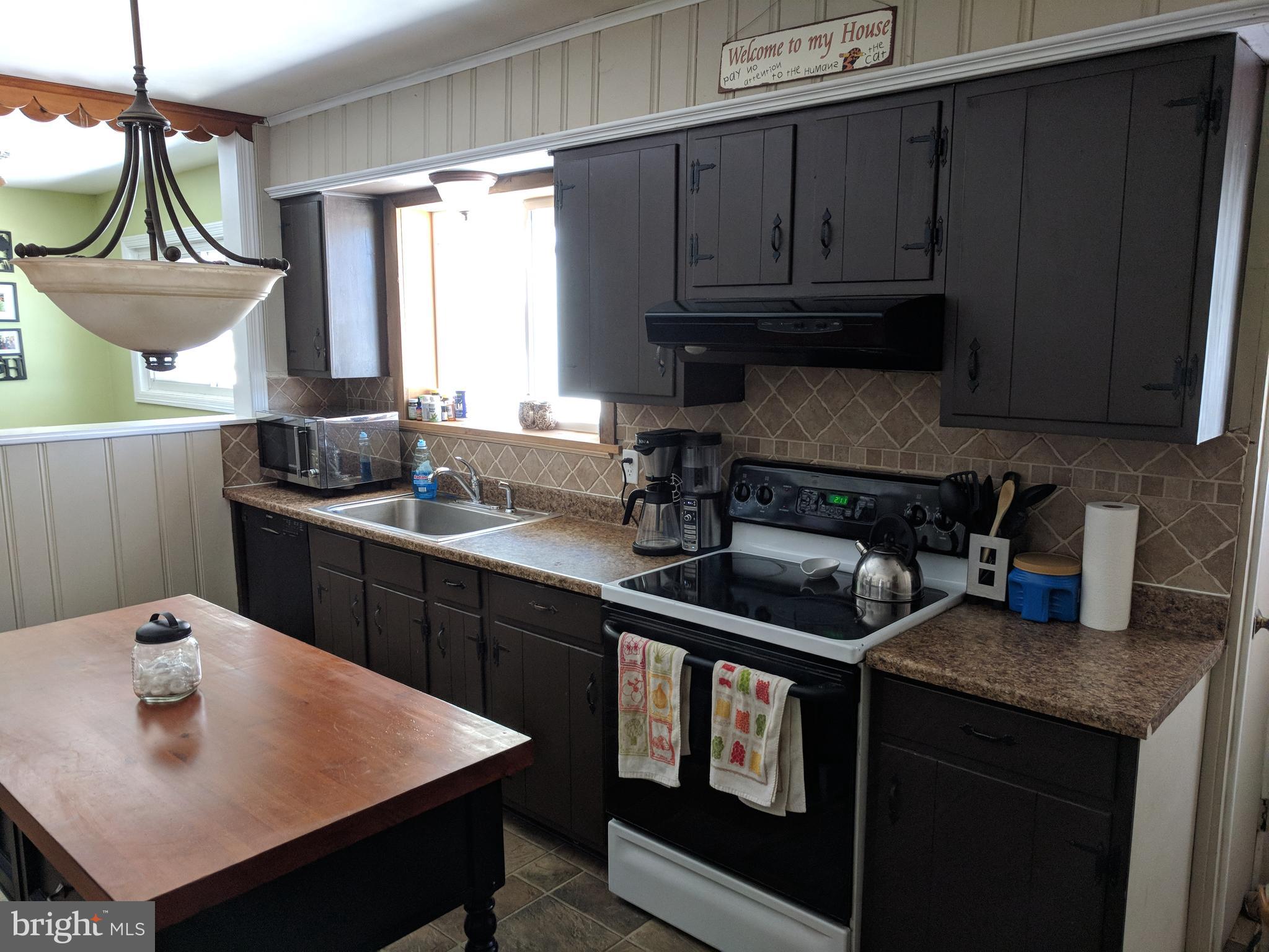 21 Quaker Hills Road Lancaster, PA 17603 - Photo 2 of 24 Gallery Image 2