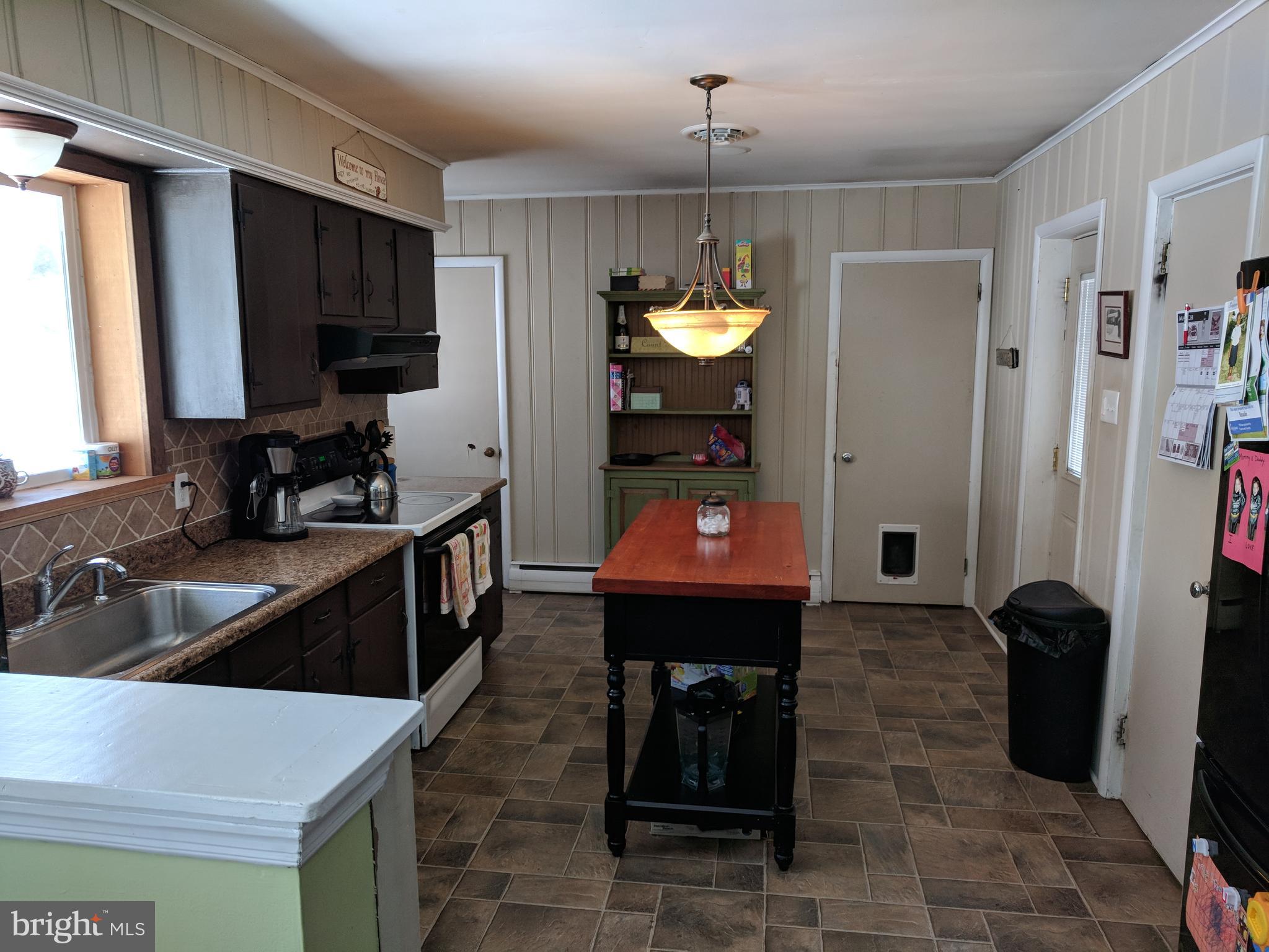 21 Quaker Hills Road Lancaster, PA 17603 - Photo 4 of 24 Gallery Image 4