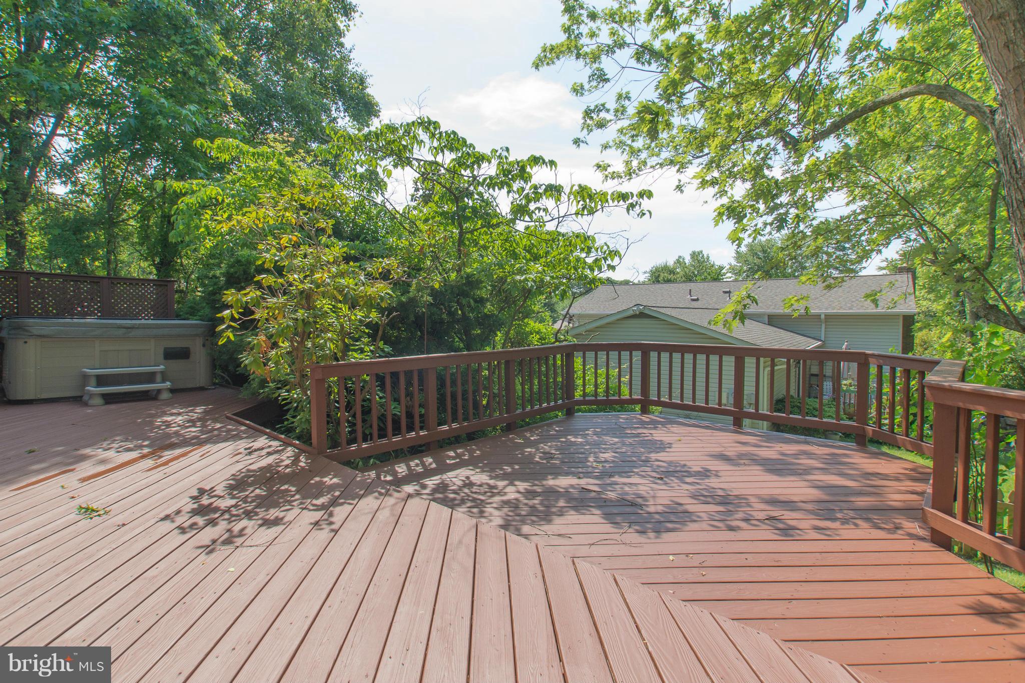 9101 Rockefeller Lane Springfield, VA 22153 - Photo 22 of 24 Huge Deck