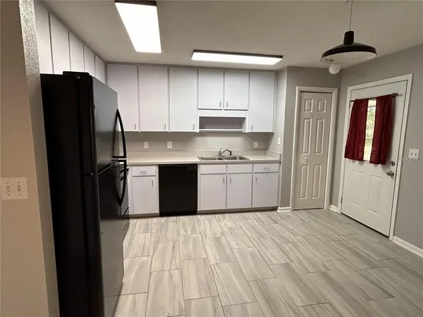 $1,200 | 911 Northwest 4th Avenue, Chiefland, FL 32626