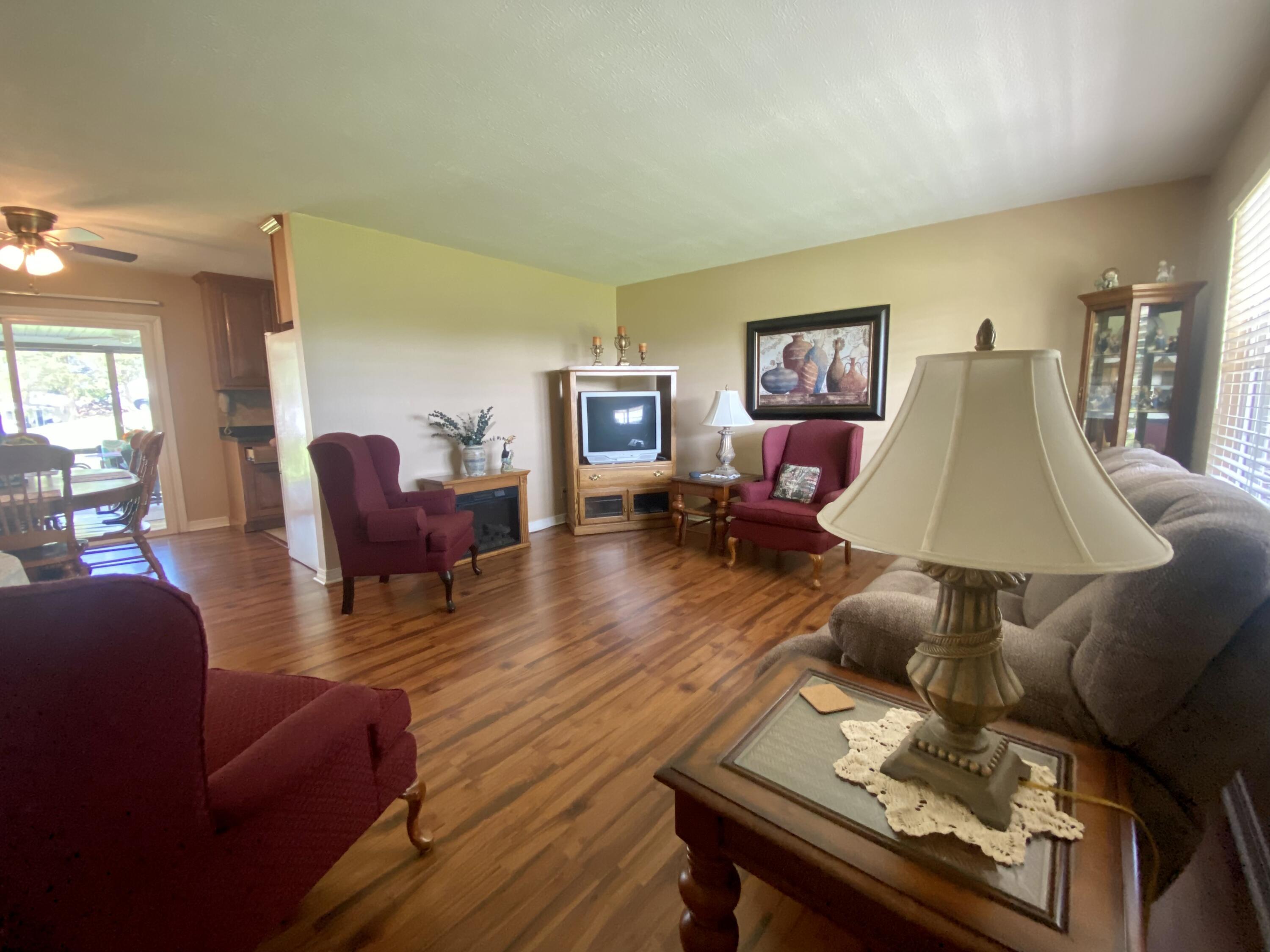 10848 Mountain Road Luttrell, TN 37779 - Photo 20 of 39 SPACIOUS LIVING ROOM