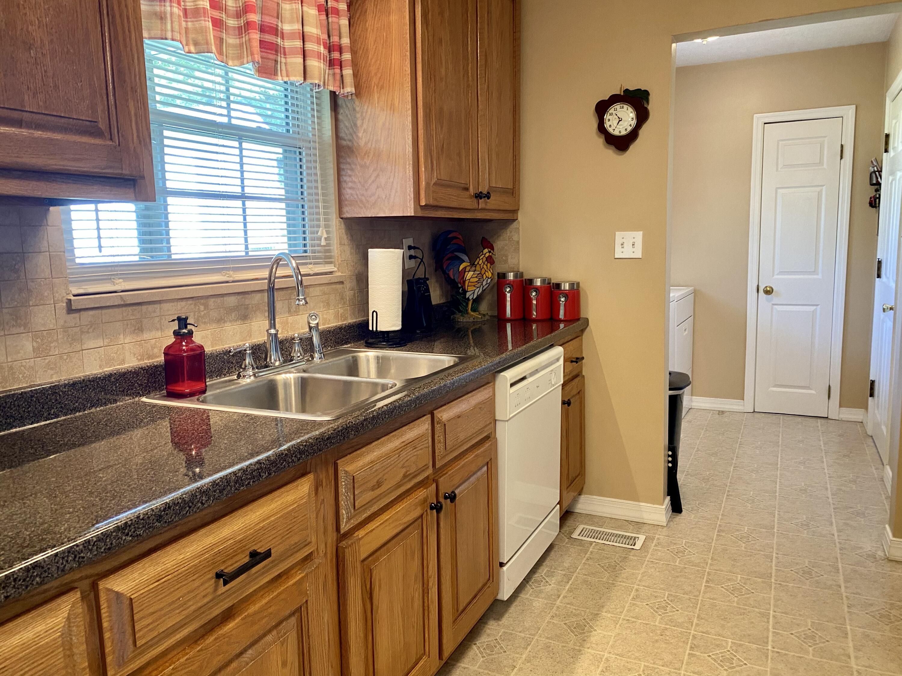 10848 Mountain Road Luttrell, TN 37779 - Photo 25 of 39 KITCHEN