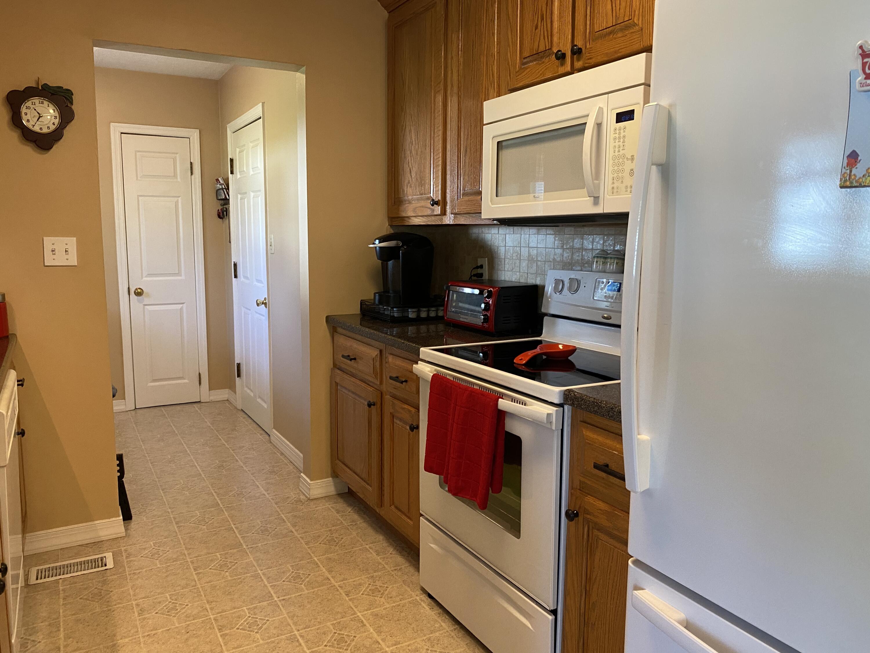 10848 Mountain Road Luttrell, TN 37779 - Photo 26 of 39 KITCHEN