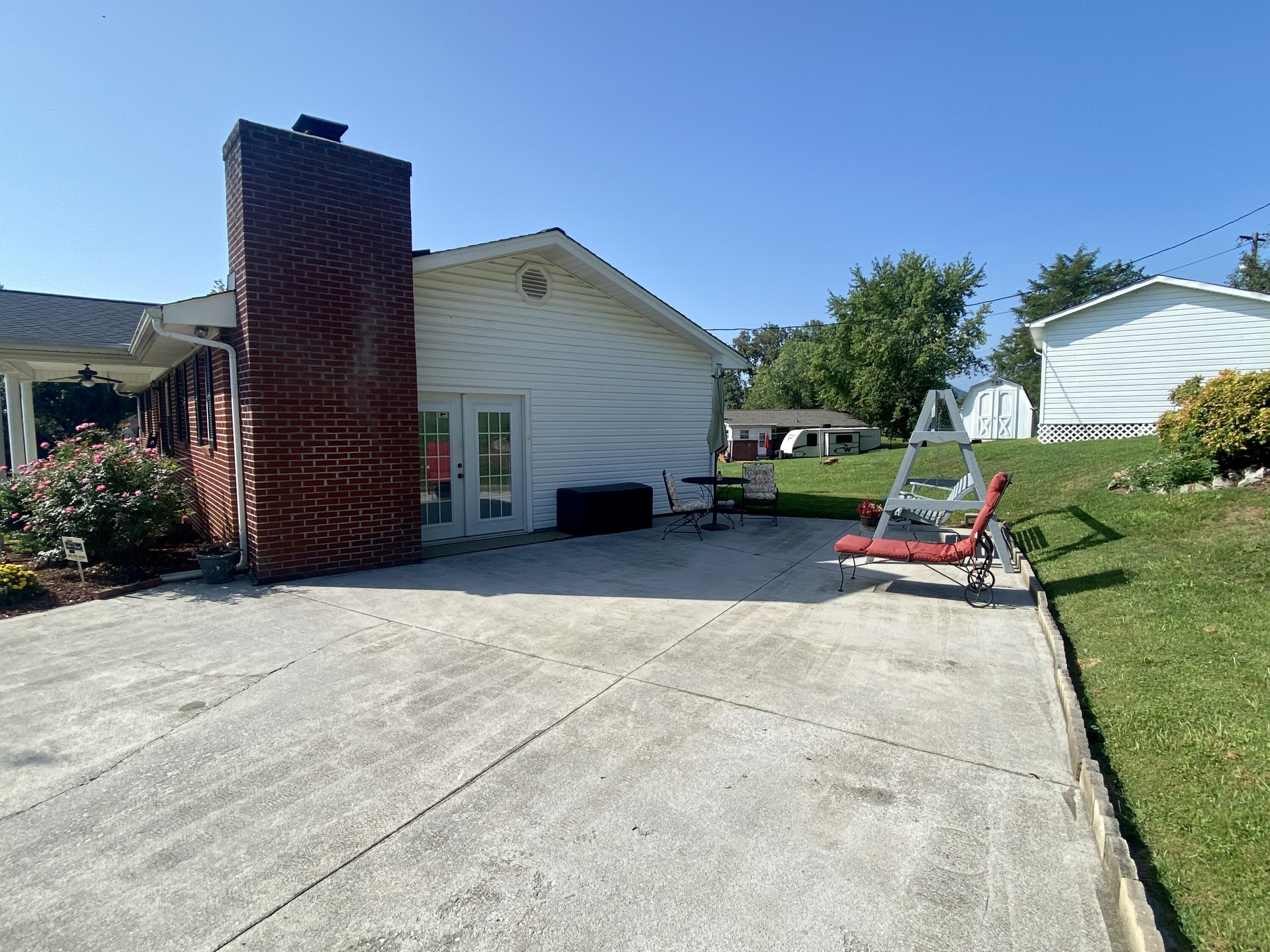 10848 Mountain Road Luttrell, TN 37779 - Photo 7 of 39 DRIVEWAY
