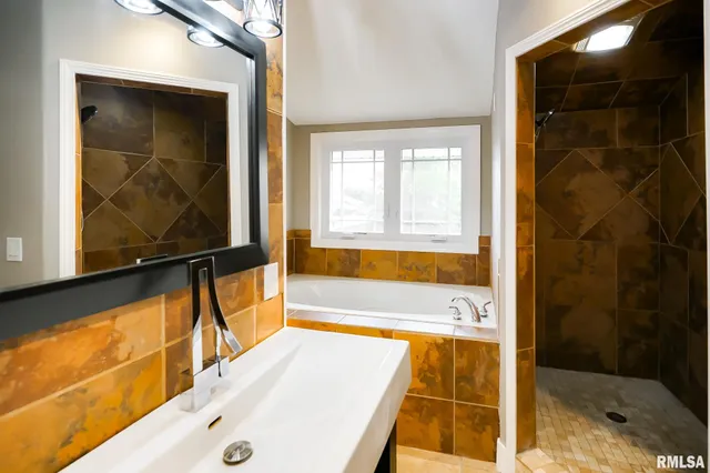 $479,900 | 9825 North Route 91, Peoria, IL 61614