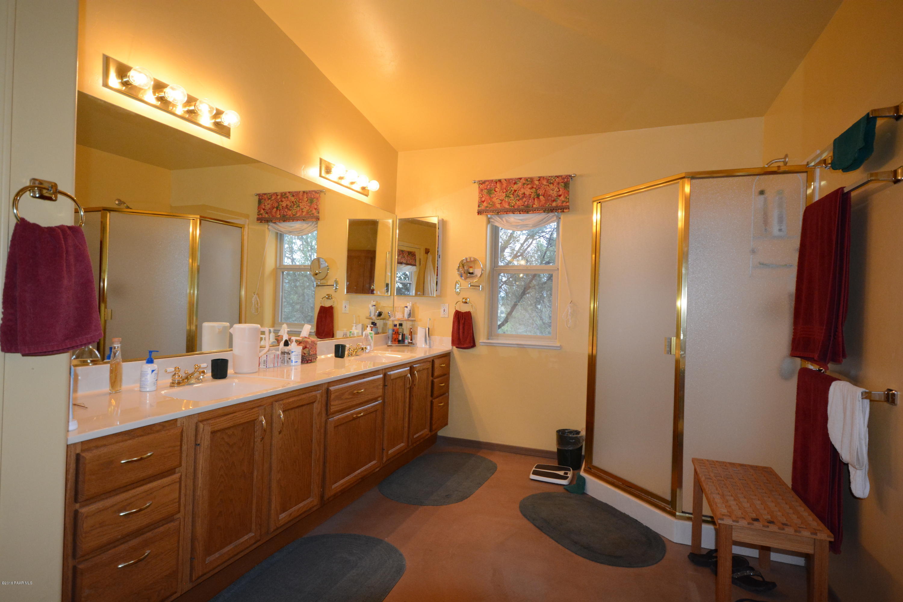 7200 Dillon Wash Road Prescott, AZ 86305 - Photo 28 of 47 a view of a bathroom with dual sinks