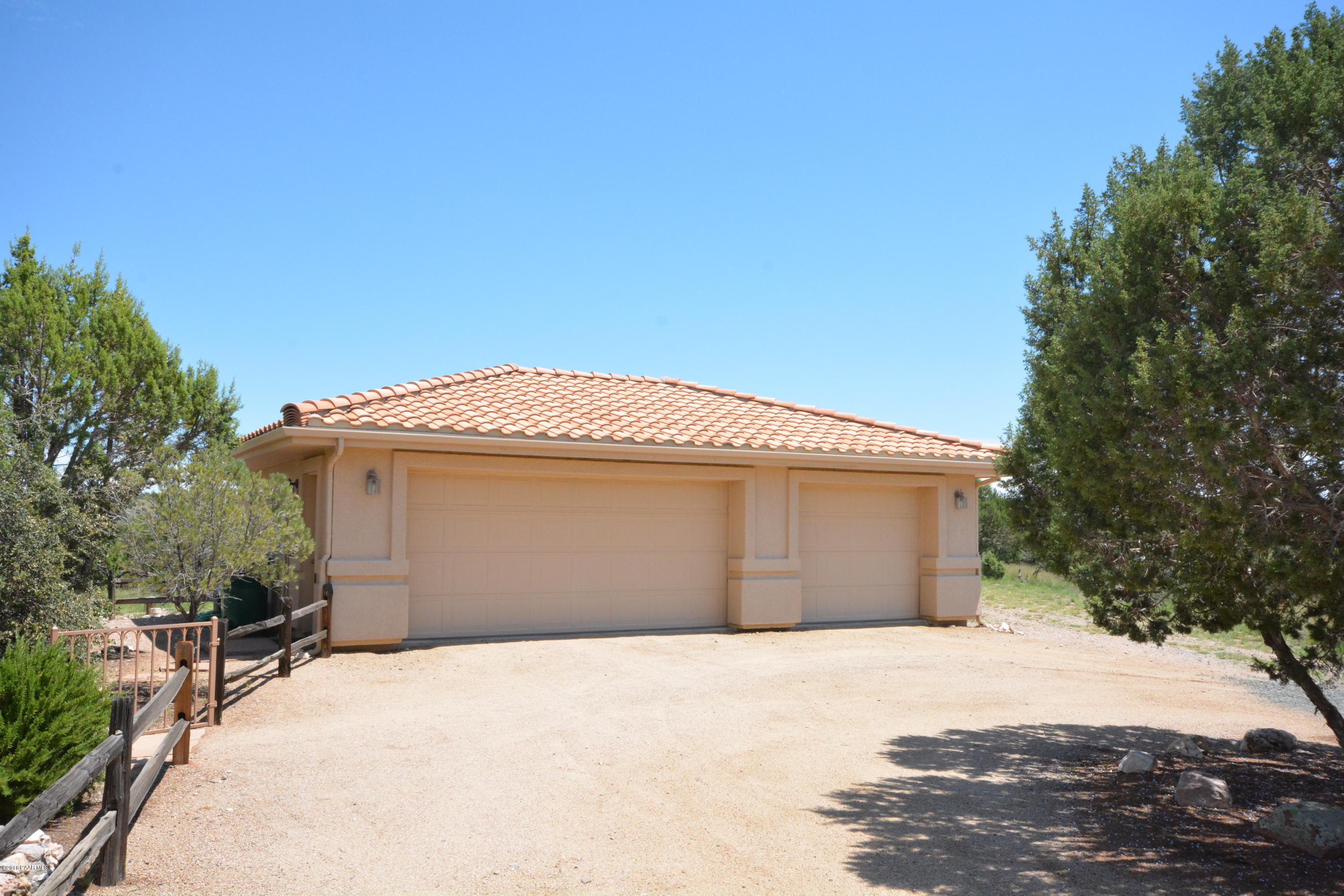 7200 Dillon Wash Road Prescott, AZ 86305 - Photo 38 of 47 a house with a outdoor space