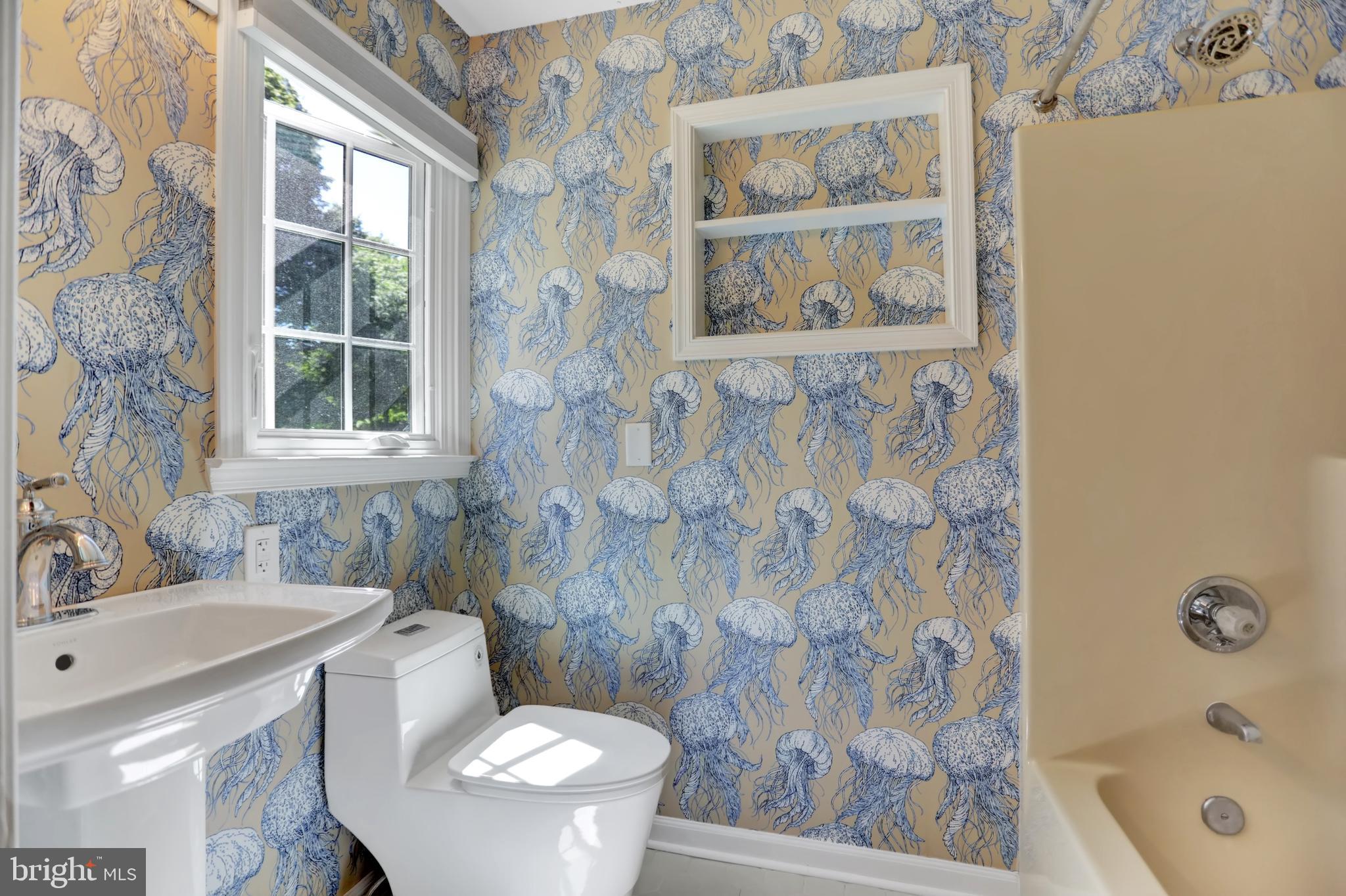 1813 Thornton Ridge Road Baltimore, MD 21204 - Photo 34 of 42 En Suite Bath