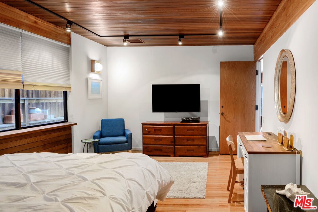 24638 Malibu Road Malibu, CA 90265 - Photo 25 of 34