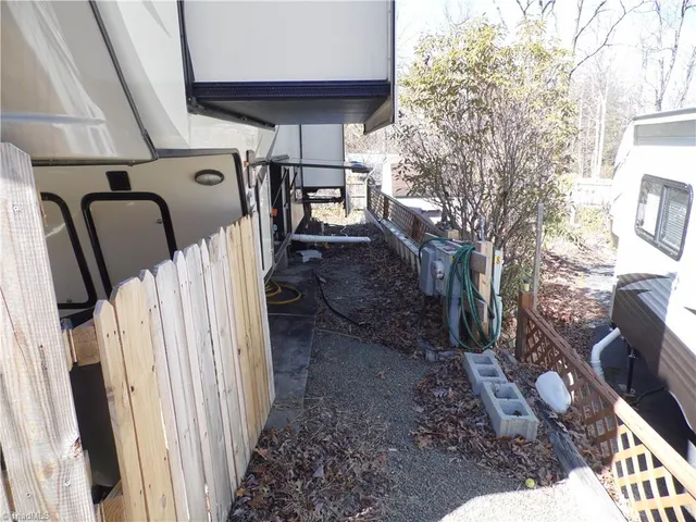 $49,900 | 184 Club House Drive, Ennice, NC 28623